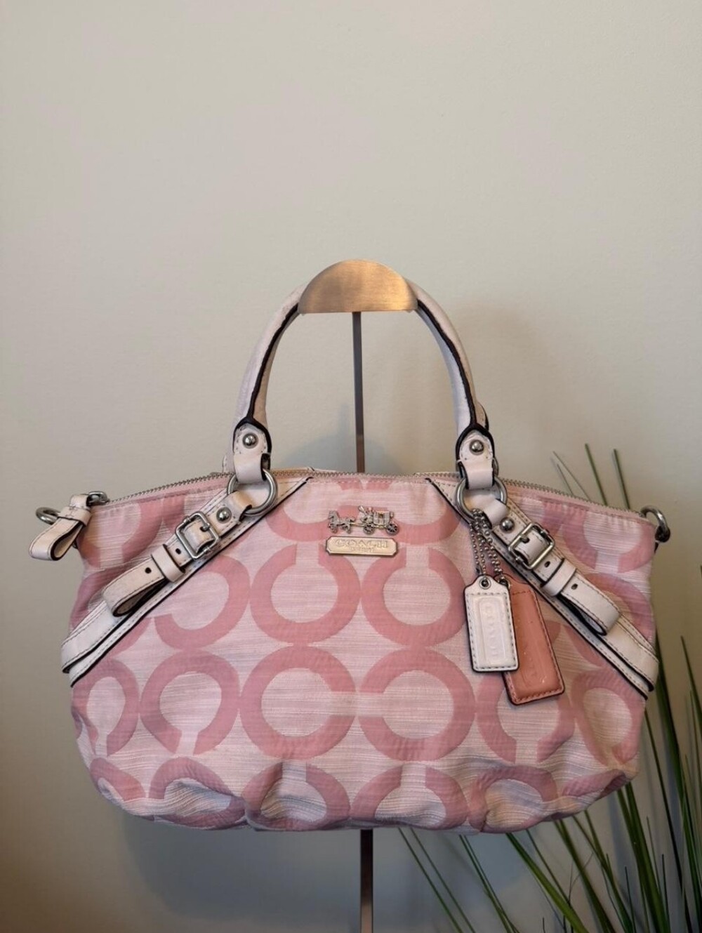 COACH Pink Madison Satchel Purse 🍒